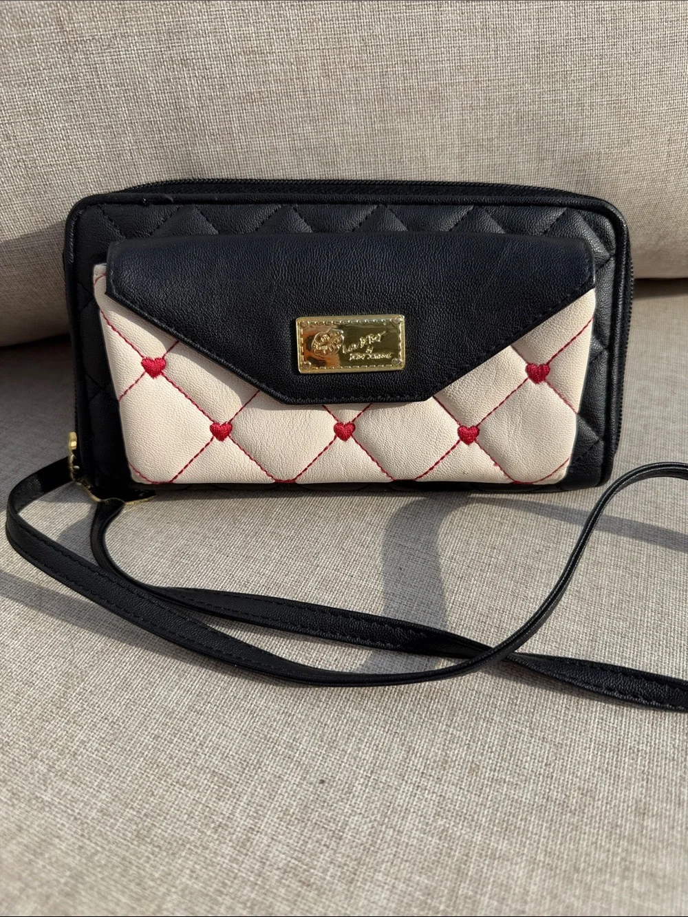 Betsey Johnson Black, Cream & Red Quilted Heart Crossbody Wallet - Picture 1 of 8